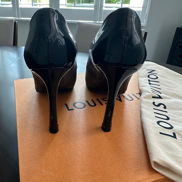 Louis Vuitton monogram pump. size 6 or 36. gently worn condition - Picture 4 of 7